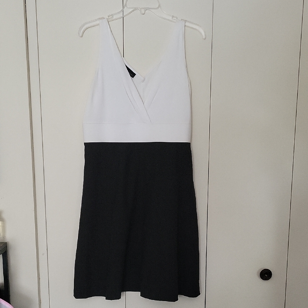 Apostrophe White and Black V-Neck Mini Dress